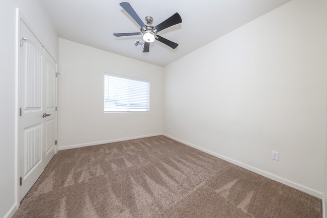 Building Photo - 3732 E Mercedes Ct