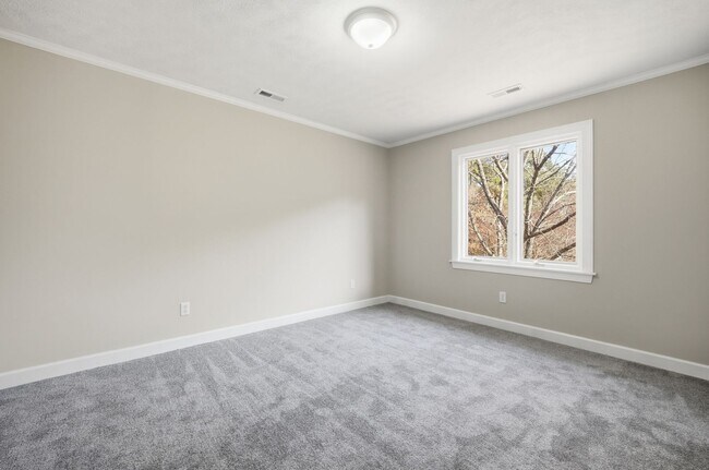 Building Photo - 9 Rhodelia Ln