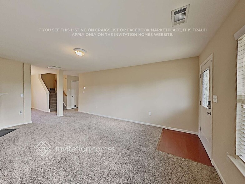 Building Photo - 2942 Village Center Dr