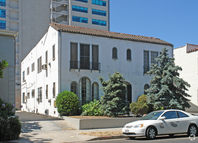 Primary Photo - 6450 Orange St