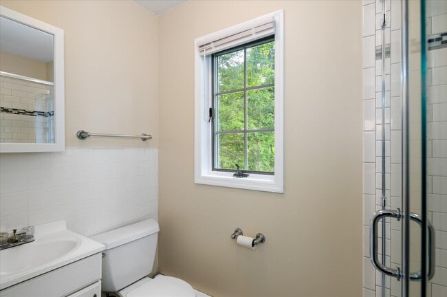 Building Photo - 2 Congdon Ln