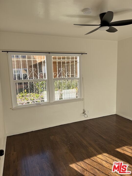 Building Photo - 3311 1/2 W 78th St