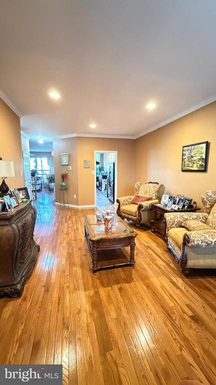 Building Photo - 506 Quincy St