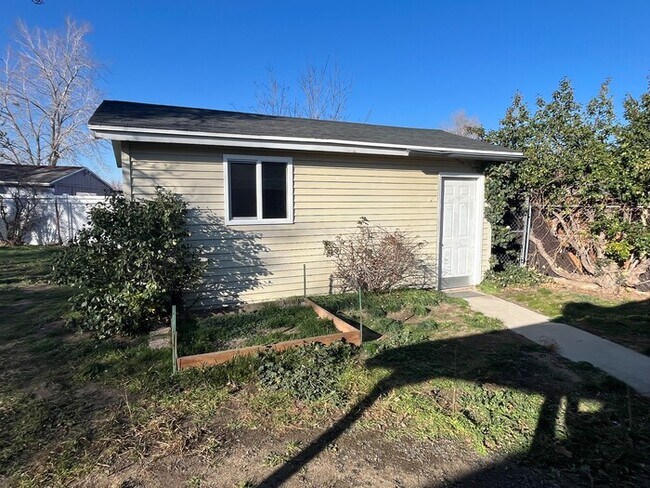 Building Photo - Remodeled Taylorsville 5 Bedroom!