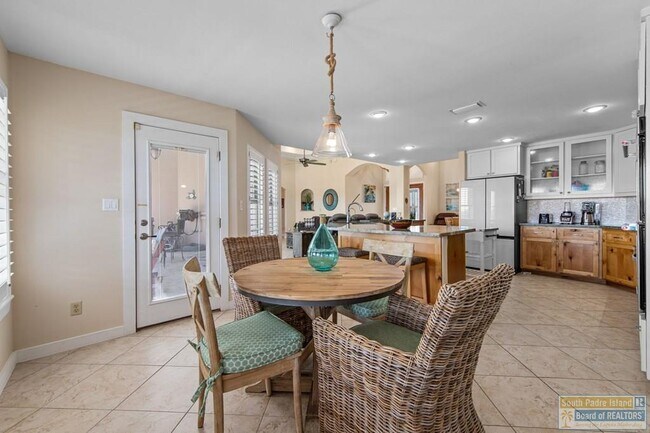 Building Photo - 22 Laguna Madre Dr
