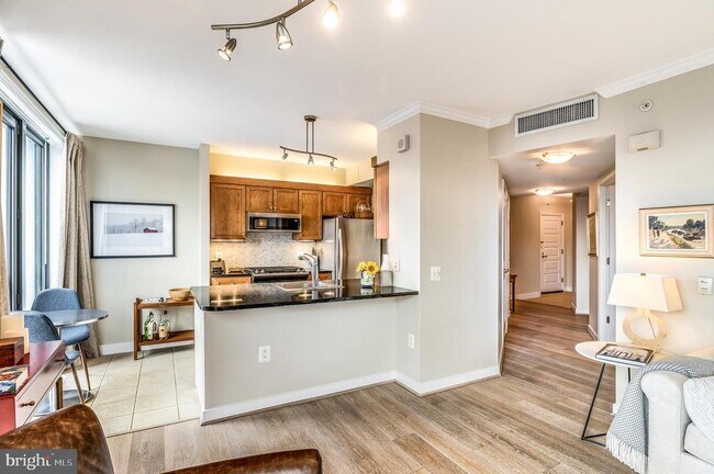 Building Photo - 631 D St NW