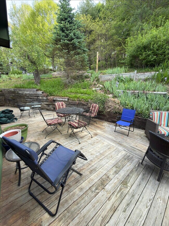 Building Photo - 169 Brookview Ln
