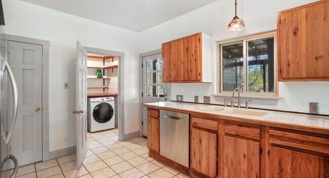 Building Photo - 13918 Hummingbird Ln