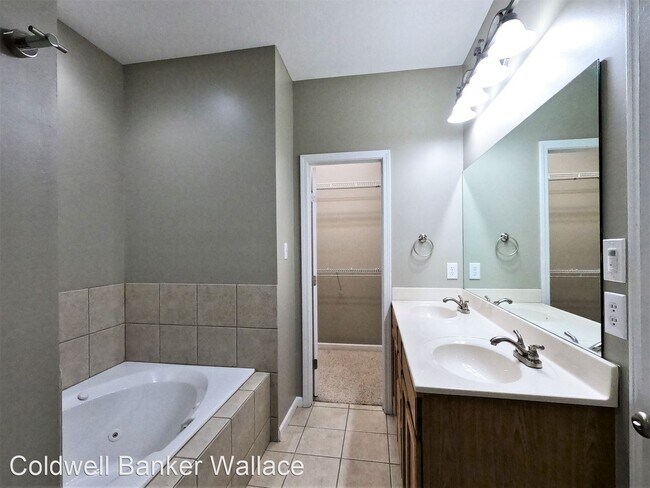 Building Photo - 3 br, 3.5 bath House - 9924 Belmont Park Lane