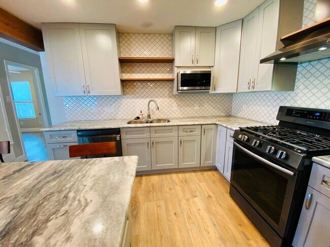 Building Photo - 13000 Pollard Dr