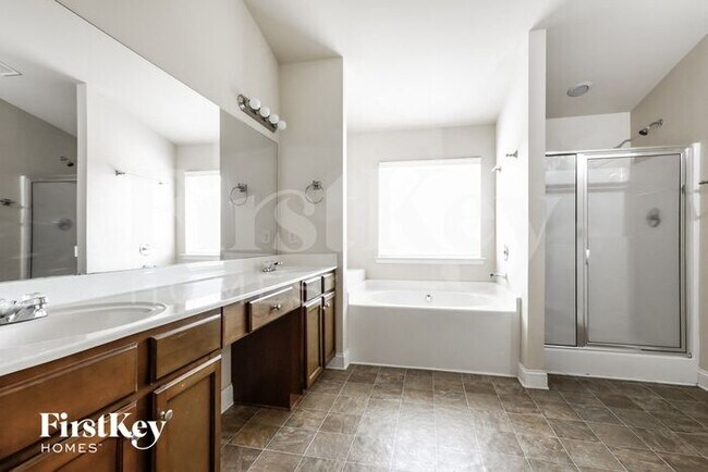 Building Photo - 111 Northfield Cir