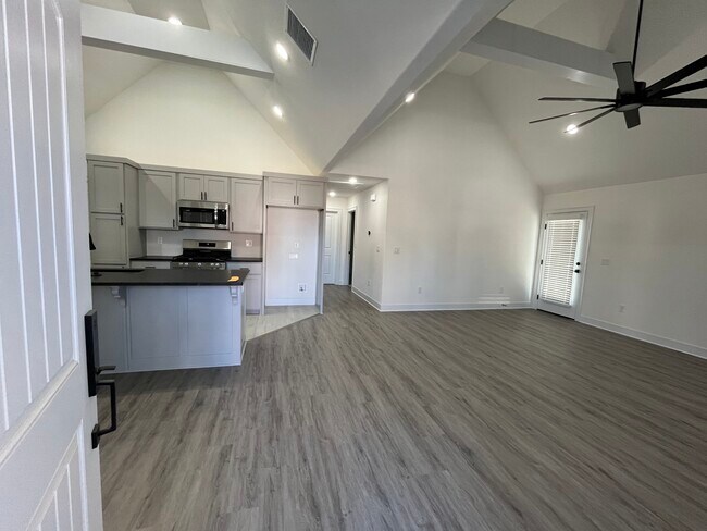 Building Photo - 3201 SW Lovely Ln