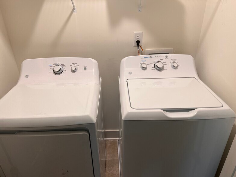 Laundry - 6440 Scudders Dr