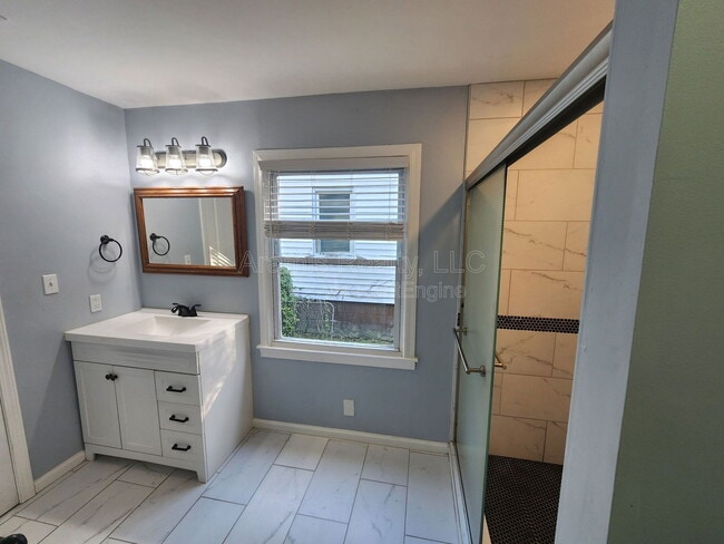 Building Photo - 2992 Palm Dr