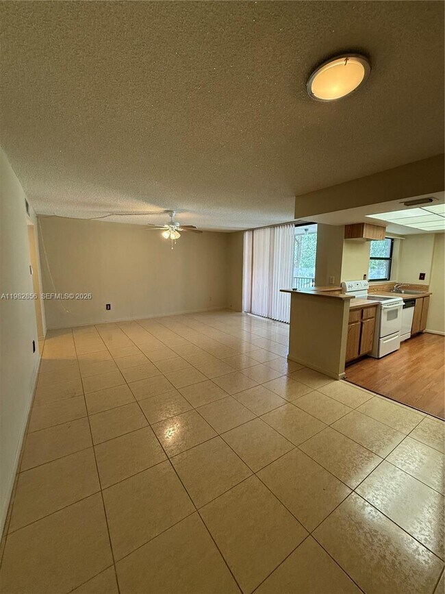 Building Photo - 6800 Cypress Rd