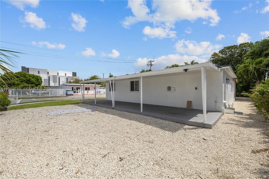 Building Photo - 5410 SW 2nd St