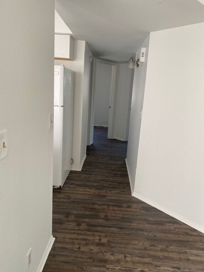 Building Photo - $1,975 For Lease SFH 3 Beds-2 Baths-2 Car ...
