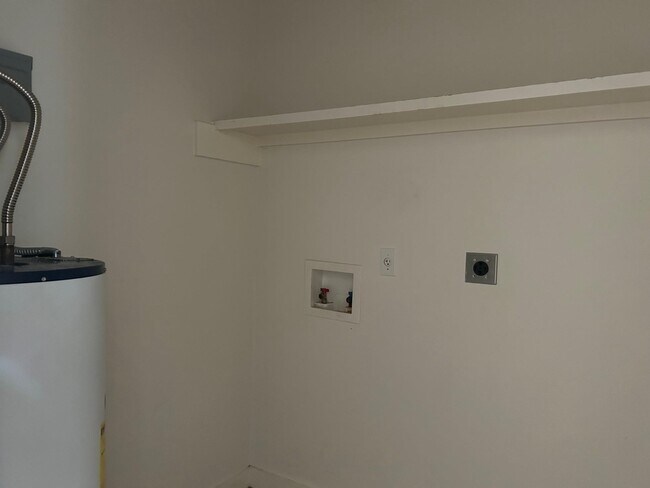 Building Photo - 501 Shiloh Dr