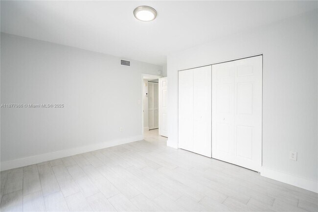 Building Photo - 465 NE 59th St