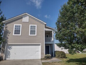 Building Photo - Wonderful Four Bedroom Home in Northeast C...