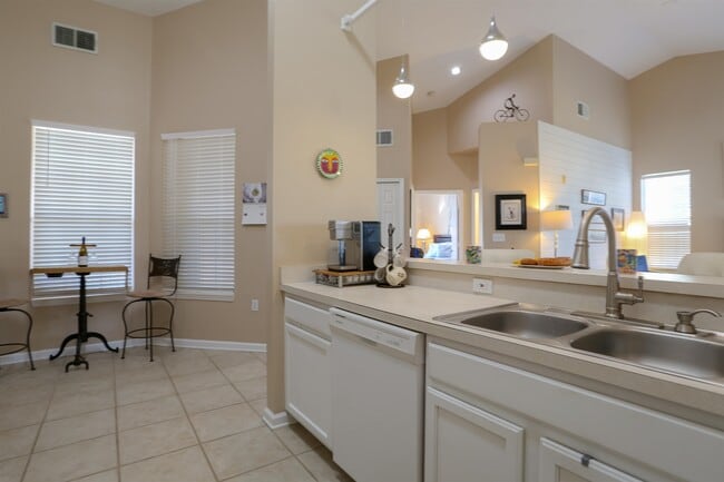 Building Photo - 1401 Carnoustie Ct