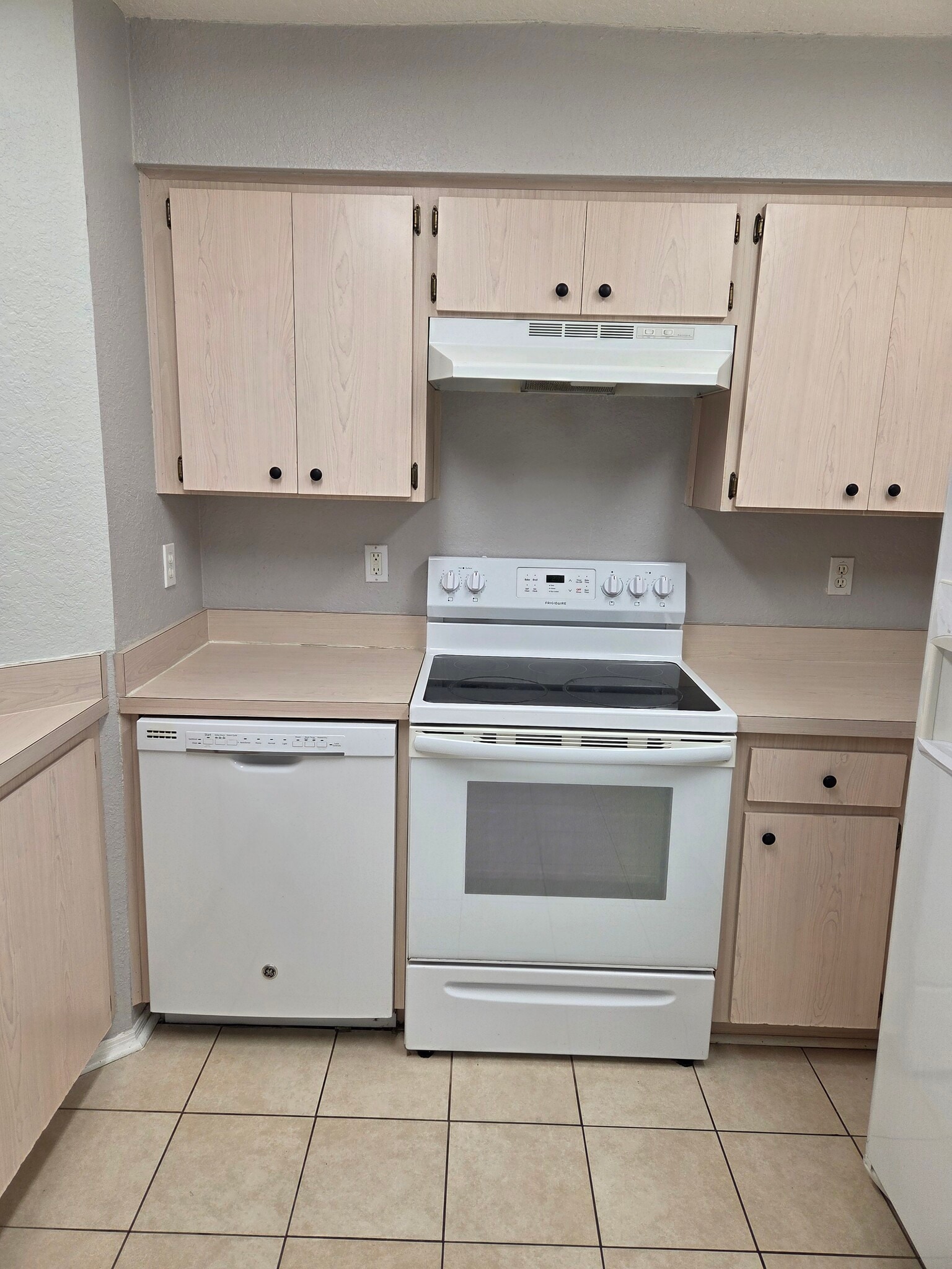 Kitchen - 682 Green Valley Rd