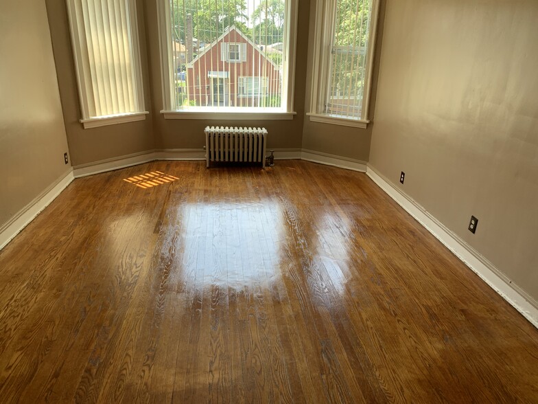 Living Room - 7955 S La Salle St