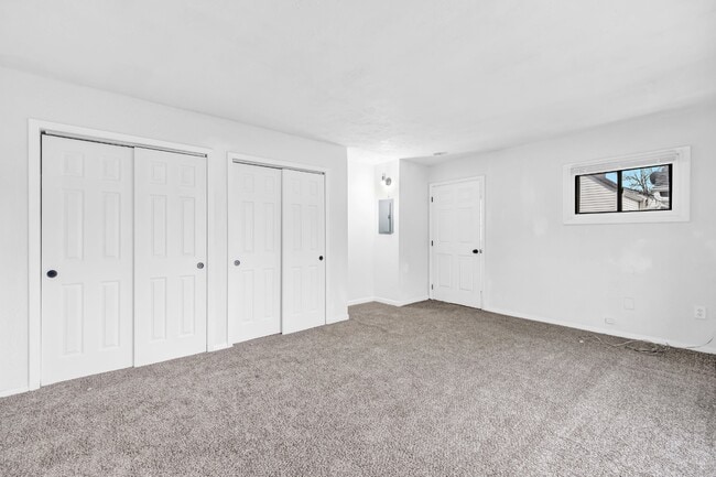 Building Photo - 27151 Farringdon Ave