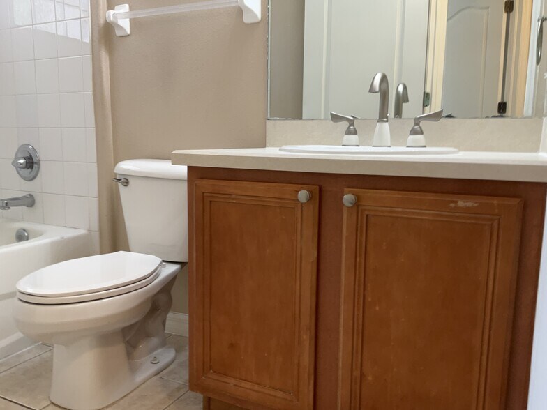 Building Photo - 7415 Oxford Garden Cir