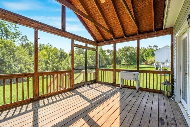 Building Photo - 2408 Ruffin Dr