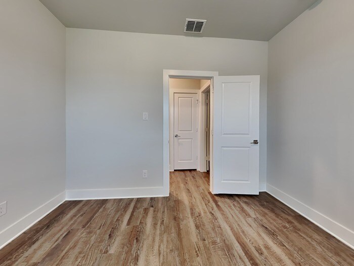 Building Photo - 1420 Marvin Gardens