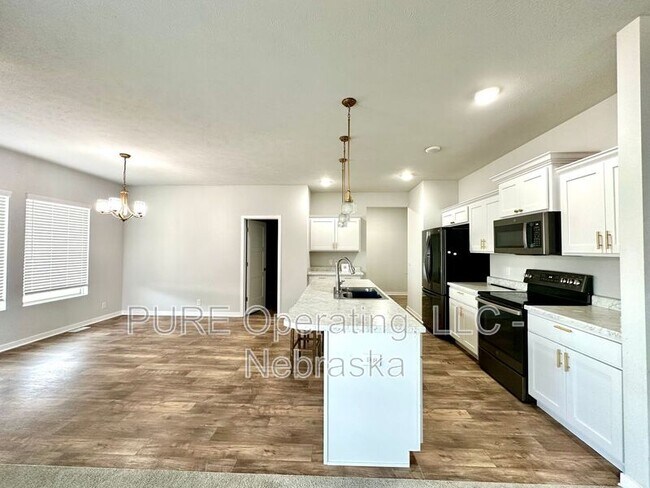 Building Photo - 5121 N 181st St