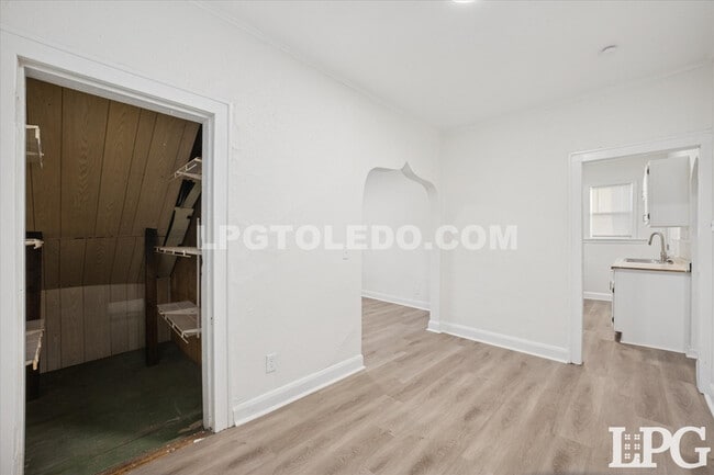 Building Photo - 950 Oak St