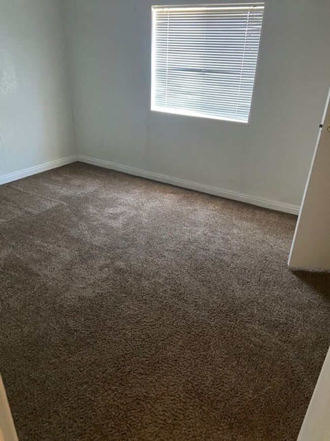 Building Photo - 3 Bed Manufactured Home Silver Springs