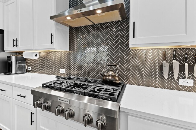 Building Photo - 127 Loysoya St