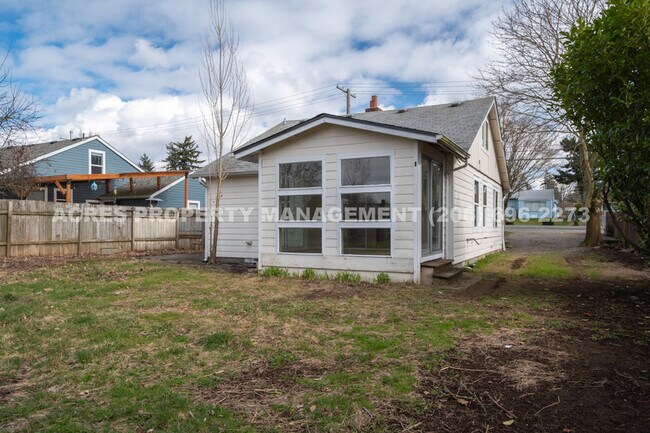 Building Photo - 17041 34th Ave S