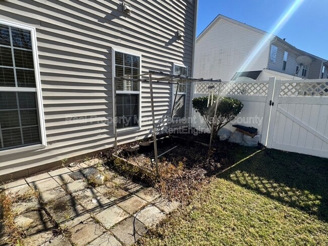 Building Photo - 338 Luke Meadow Ln