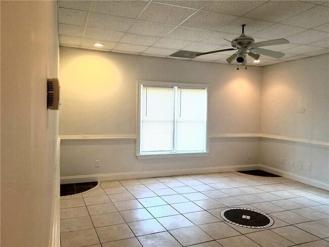 Building Photo - 3306 Chastain Ridge Dr