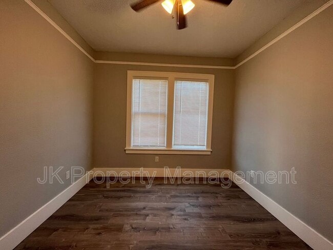 Building Photo - #11 17th Street S