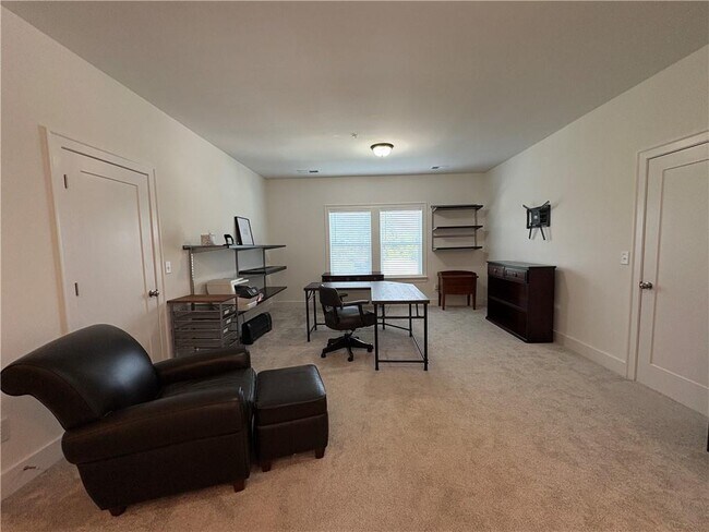 Building Photo - 2523 Oakbourne Ln