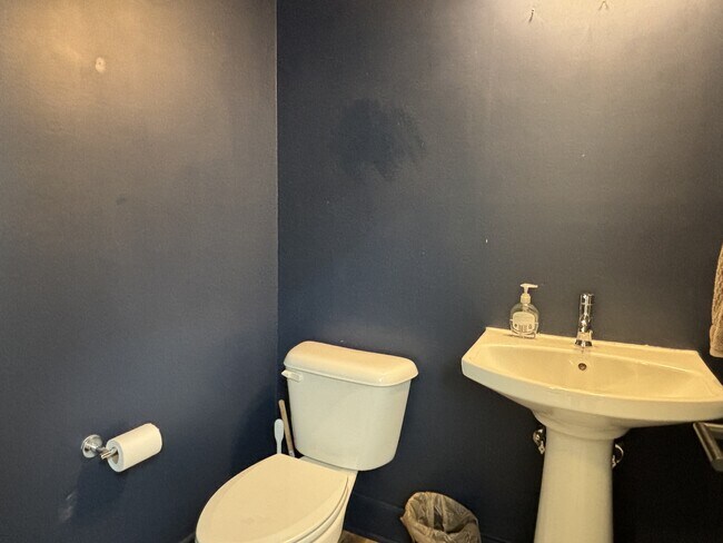 Building Photo - 56 Central Greens Blvd