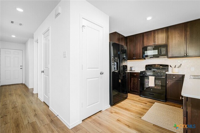 Building Photo - 175 Amber Gln