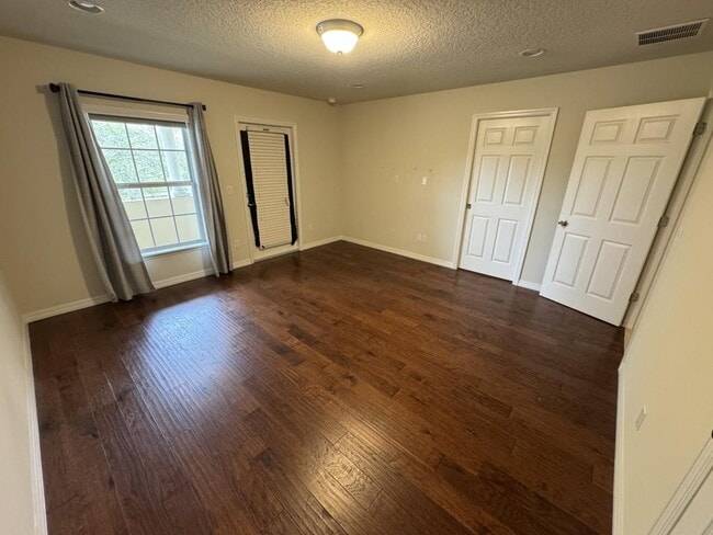 Building Photo - 11902 Lorenza Ln