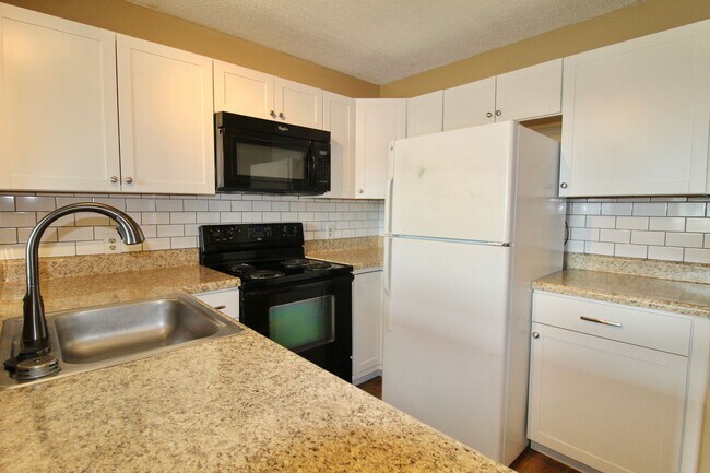 Building Photo - 1342 Hunters Rd