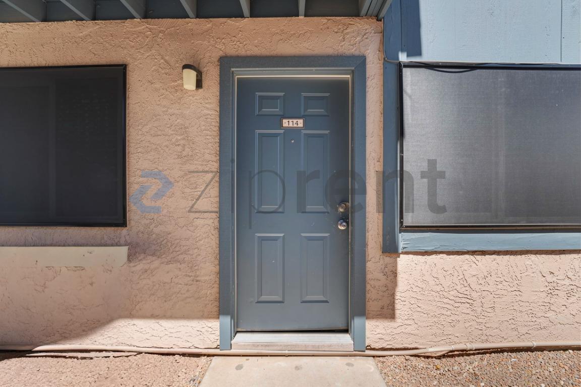 Building Photo - Unit B114