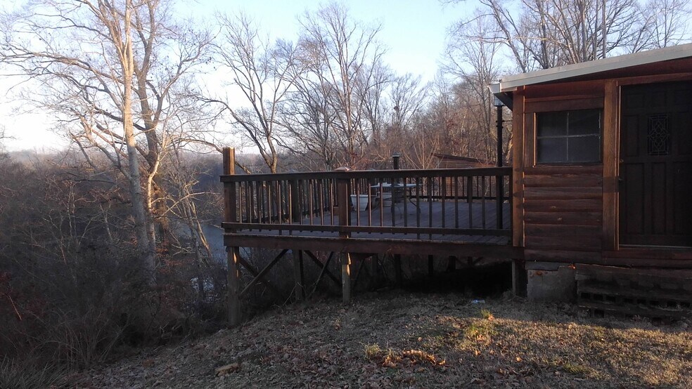 Large Deck - 6832 Piney River Rd N