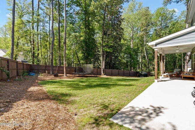 Building Photo - 594 E L Ives Dr
