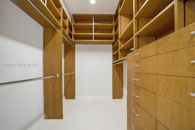 Building Photo - 251 Crandon Blvd