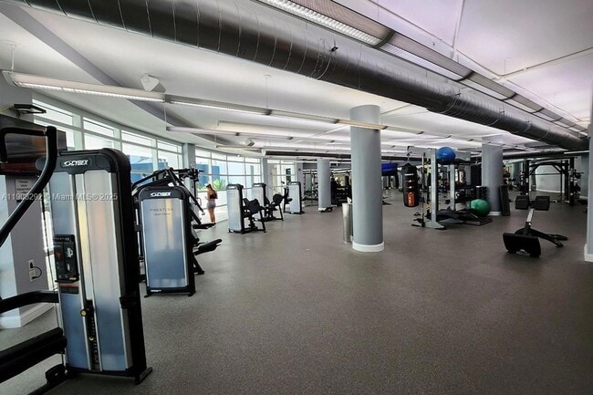 Building Photo - 253 NE 2nd St