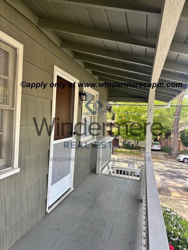 Building Photo - Adorable 1 bed Apartment set in an intimate 8 unit community in New Era Midtown!